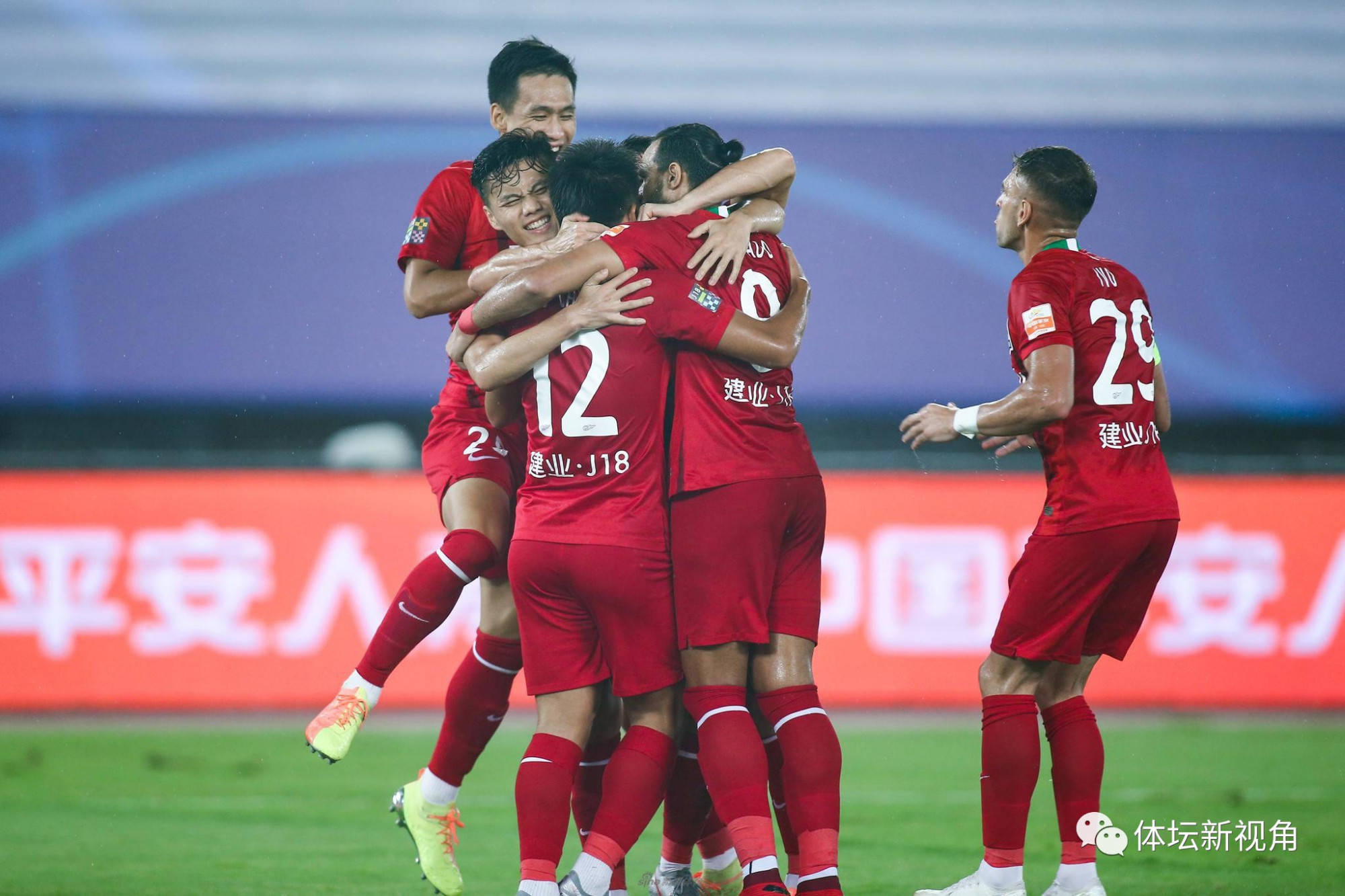 里程碑夜国际米兰迎来里程碑,德甲今晨刷纪录,目标明确,医务组通报恢复的简单介绍 里程碑夜国际米兰迎来里程碑,德甲今晨刷纪录,目标明确,医务组通报恢复的简单介绍