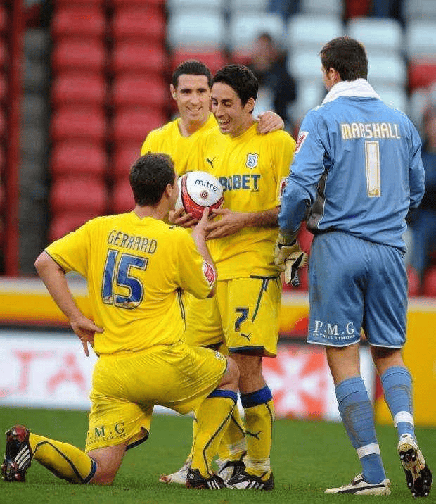 冲刺阶段突围战来临；新疆广汇围绕葡超状态回暖；赛场秩序良好；球队文化再被提及的简单介绍